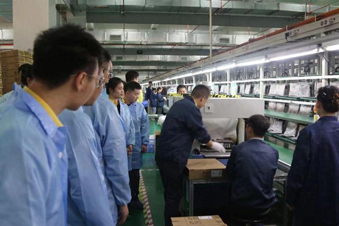 用心做好每件事 神舟帶領(lǐng)經(jīng)銷商與媒體代表探訪電腦生產(chǎn)工廠之旅